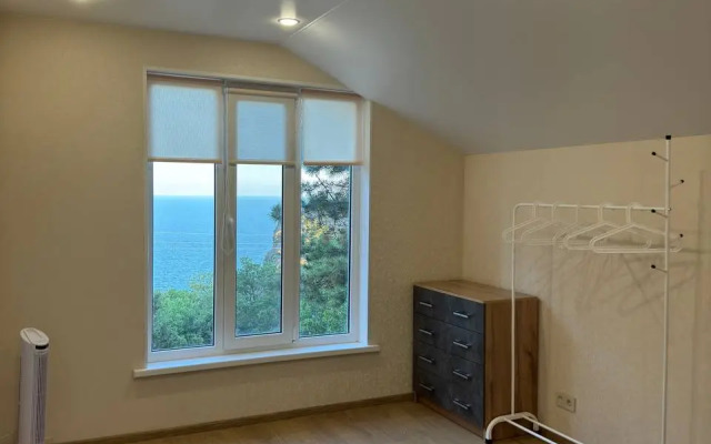 Частный дом Уютный на скале