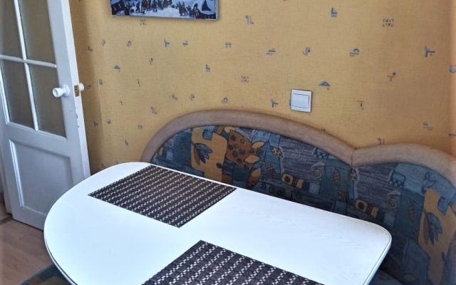 Tikhaya dvushka na Moskovskom Flat