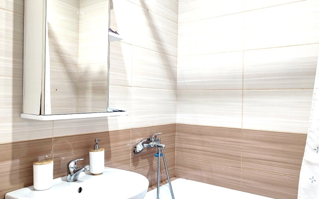 Квартира 2-комнатная в Омске на Петра Ильичева 4