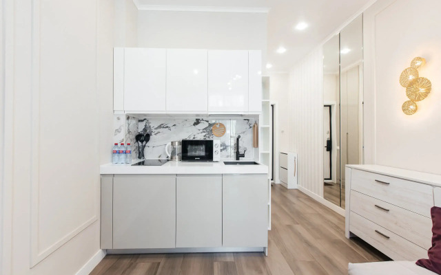 Red Art Light Mario Apartments