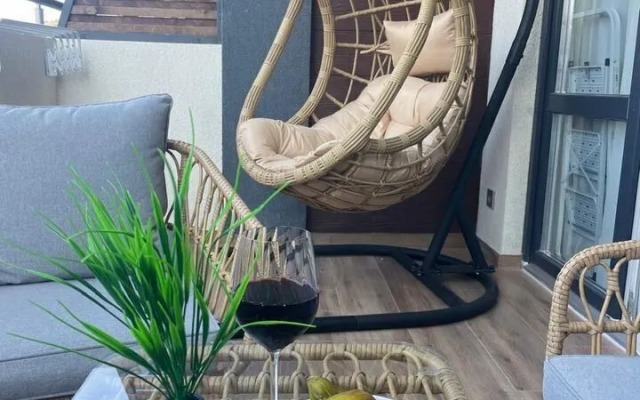 Апартаменты на Набережной 75 (213А)