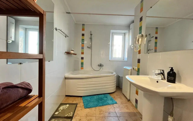2-kom Fadeeva 13b-49 KakDoma Sevastopol Flat