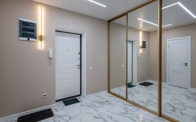 U Berega Naprotiv Naberezhnoy Flat