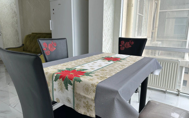 Apartments ''Elenika'' U Morya V Tsentre Goroda u Akvaparka