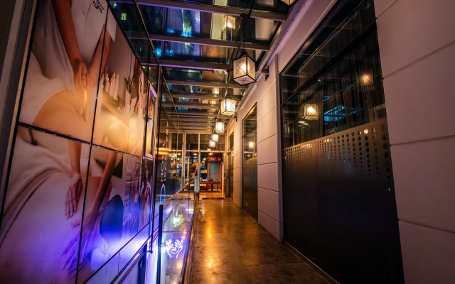 Discovery Hotel