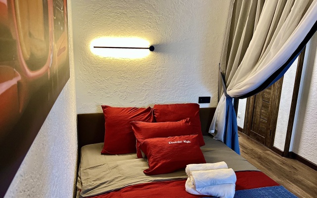 Kvartira Ferrari studio ot Home24 Flat