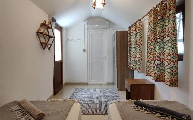 7 Garden Bungalow & Camping