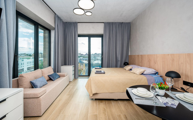 S Bolshimi Oknami Apartments