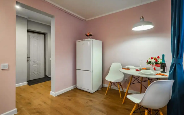 Dlya Vas u Troitskogo Parka Flat