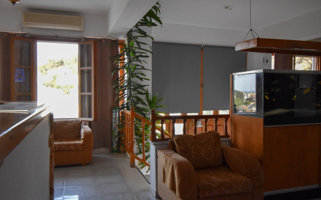 Kastro Hotel