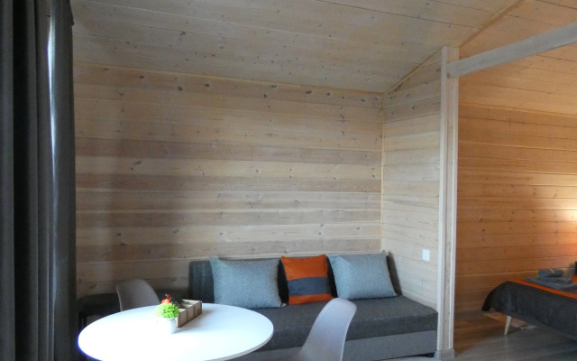 Частный Дом 4 с Двуспальной Кроватью