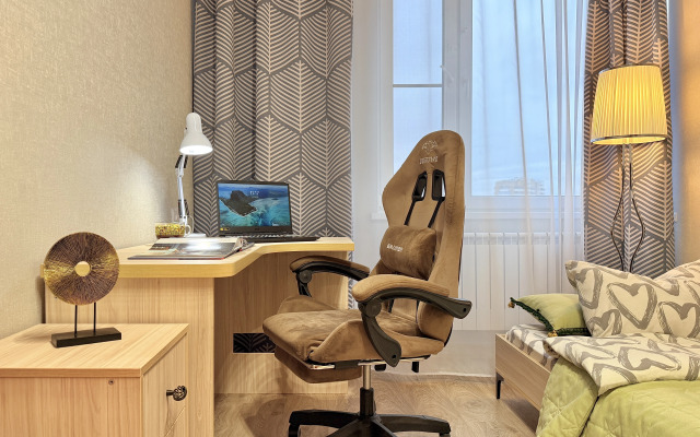 Жилое помещение 2-к квартира у метро Молодежная с яркими закатами