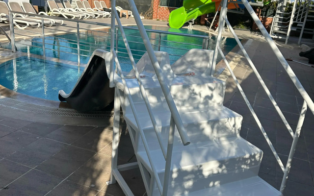 Prenses Sealine Beach Hotel