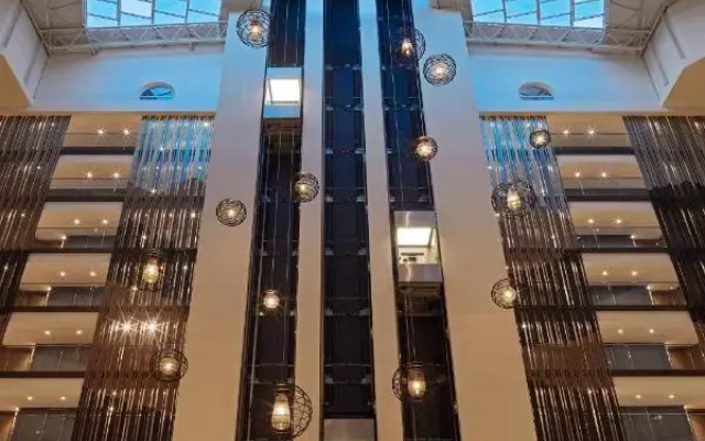 Sheraton Grand Tbilisi Metechi Palace Hotel