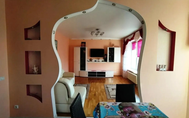 2 Komn. Luchshaya na Moskovskoj Flat