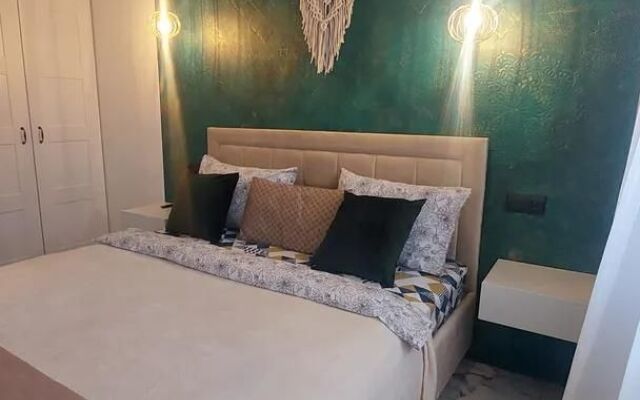 Trekhkomnatnay ryadom s Kremlem Flat
