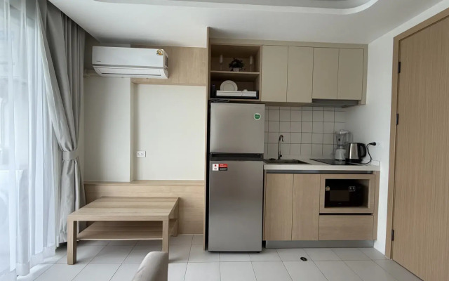 Milaya s Basseynom Ryadom s Morem Flat