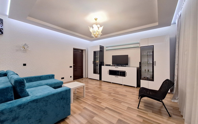 Stilnaya 3-Kom Kvartira V Tsentre Apartments