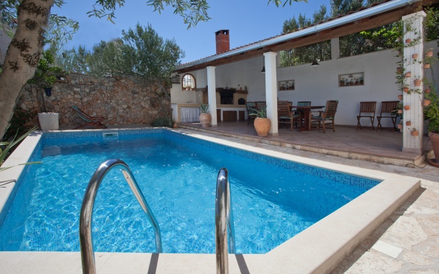 Lukrecia Villa