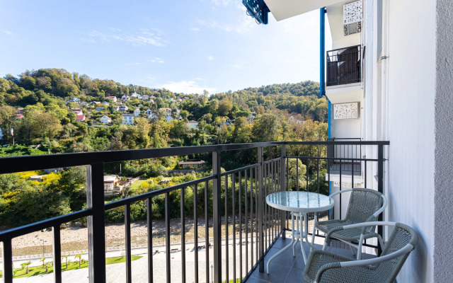 Uyutnaya Dvukhkomnatnaya S Balkonom V Mkr. Kudepsta Flat