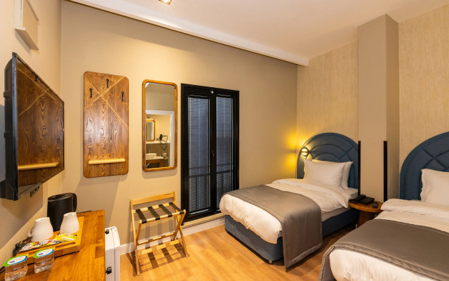 Nenessa Airport Hotel