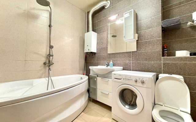 Апартаменты трёхкомнатные в центре города с балконом