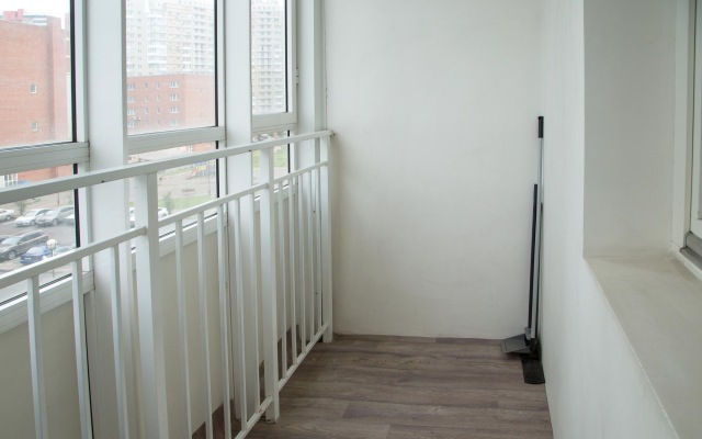 Na 9 Maya Flat