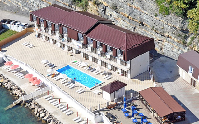 Resort & Yacht Club Tornado