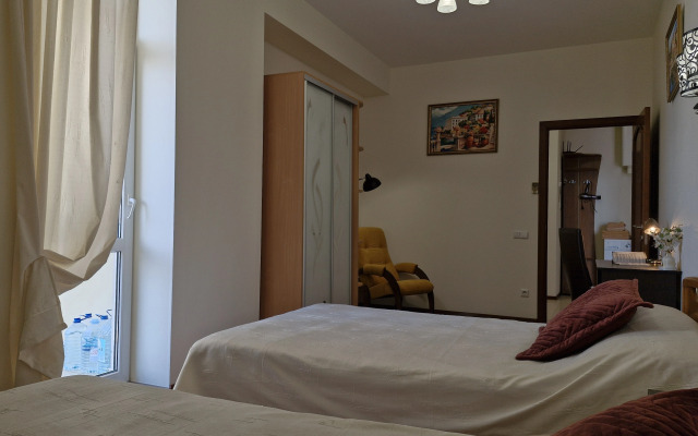 Atlant Alushta 2 Flat