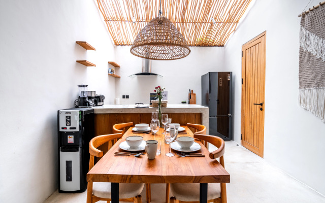 Hijau by EVDEkimi – Charming 2BR Escape with Pool, Outdoor Lounge, Lush Garden – Long Stay Extras Villa