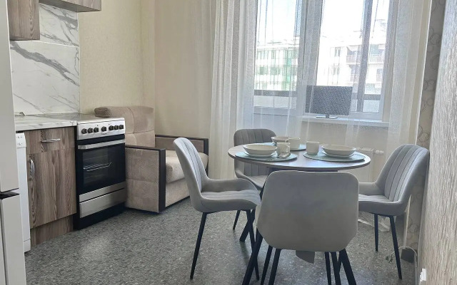 Na 5 Chelovek S Parkovkoy Flat
