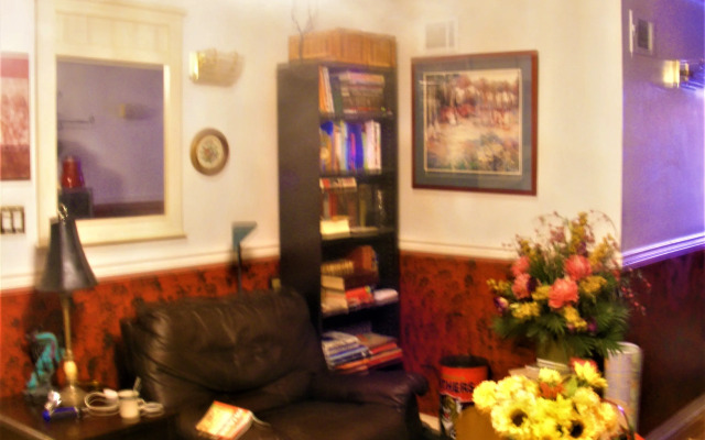 Bob Cinciruk Mini-Hotel