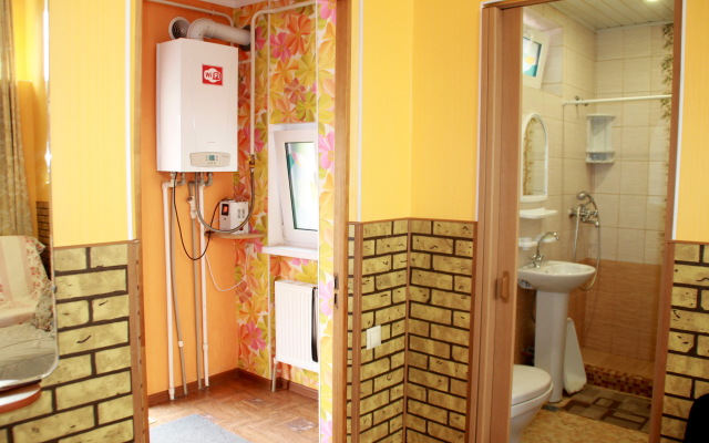 Naprotiv Sanatoriya Viktoriya Apartments