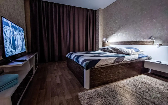 V Prestizhnom Rayone S Vidom Na Reku I Park Flat