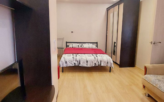 Sutochnyy ray na Zheleznodorozhnaya 19 Apartments