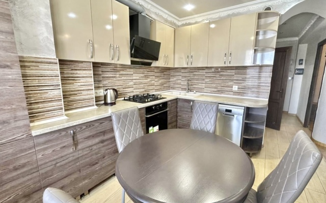 Cozy Apartment in Glinka 6 Street Apartments