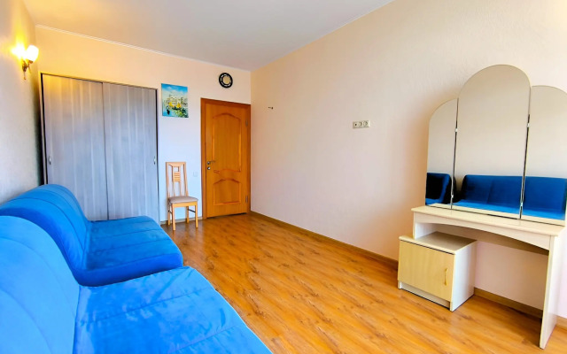 Trekhkomnatnaya na Beregu Morya Flat