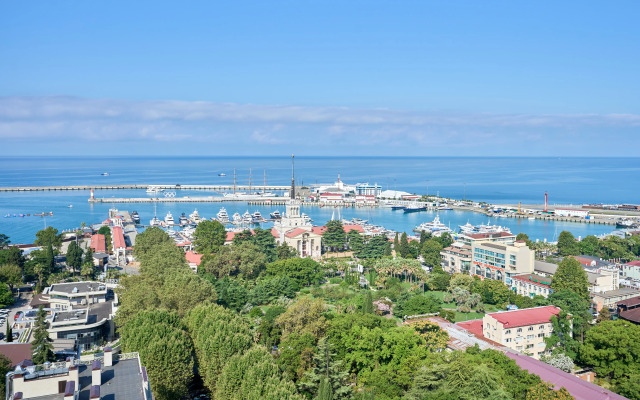 Апартаменты с Шикарным Видом на Море в Центре Сочи