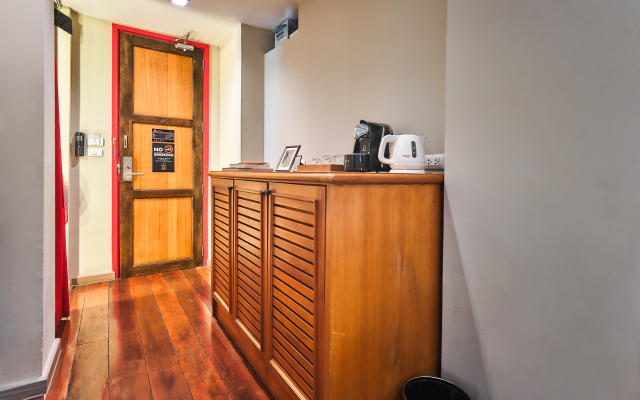 Prince Theatre Heritage Stay Hostel - Silom
