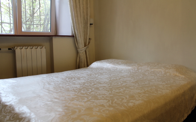 Avgust Kurskij Guesthouse