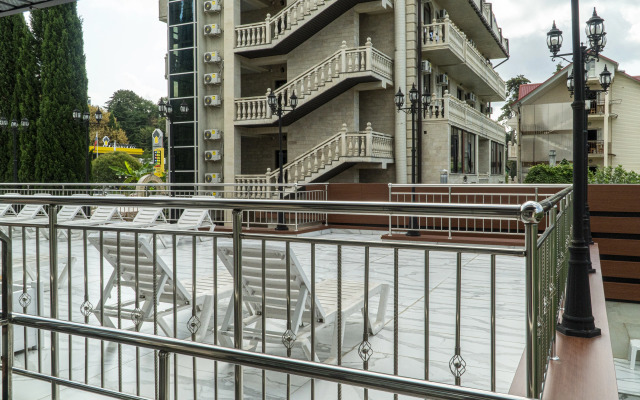 Dvukhmestnye  S Vidom Na Aerariy Apartments