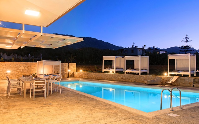 Allas Villa Heated Pool