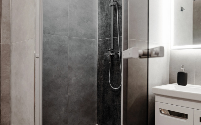 Uyutnaya S Dizaneynerskim Remontom V Tsentre Goroda Flat
