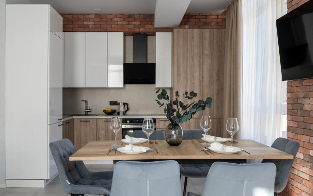 Bolshaya I Stilnaya S Vidom Na Gory Flat