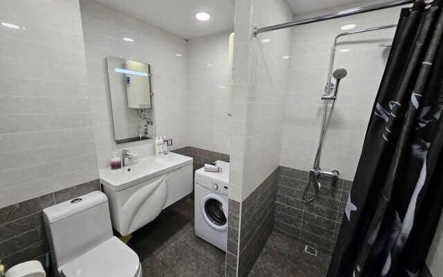 Na Kommunisticheskom Prospekte, 31b/1 Flat
