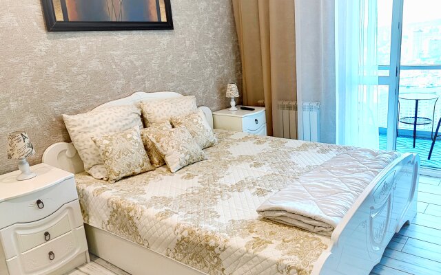 Apartamenty na 30 Etaze s Vidom na Volgu i Gorod