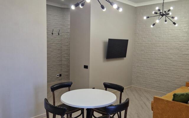 Ak  Art Layt Siti Apartments