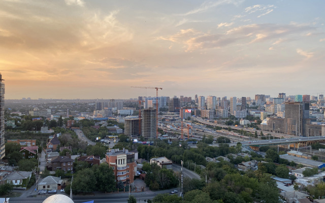 Stilnaya Uyutnaya S Prekrasnym Vidom Na Gorod Flat