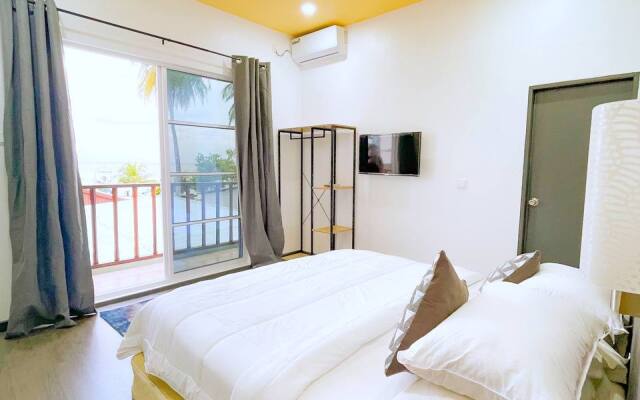 Fatims Beach House Maafushi Hotel