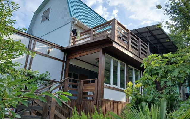 Na Pervom Etazhe Flat